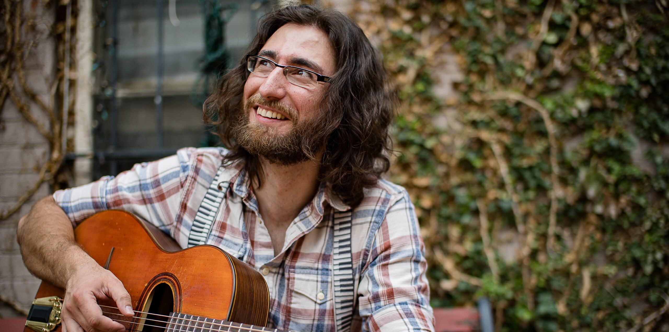 Gio Distance Singer Member Spotlight: Meet Musician Gio Bard Zero | GigSalad