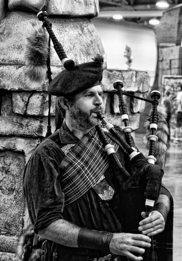 Gallery photo 10 of Bagpiper Michael Gibbs/Heathen Highlanders