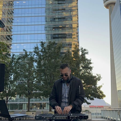 Gallery photo 5 of Matthew Rizk - DJ, Live Singer & Keyboardist
