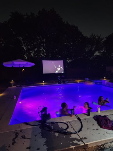 Gallery photo 1 of 150'' Screen (Movies, Boxing, Sports)