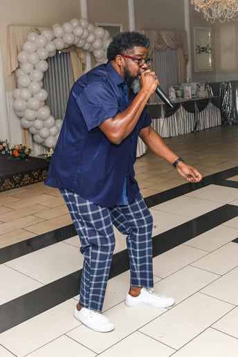 Gallery photo 3 of 1Love Mic Entertainment