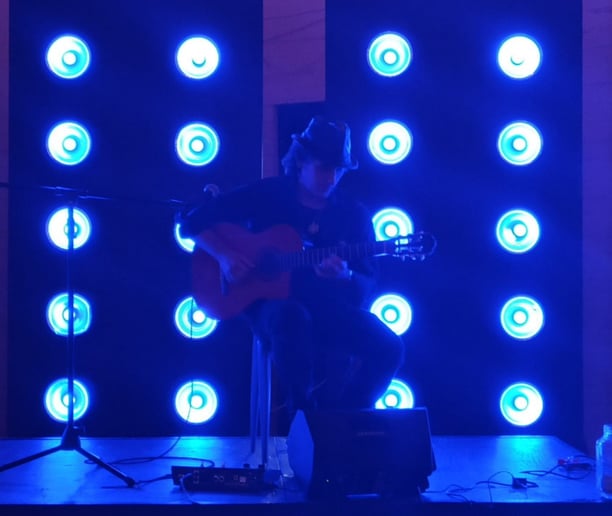 Gallery photo 3 of 21 Century Latin Guitar
