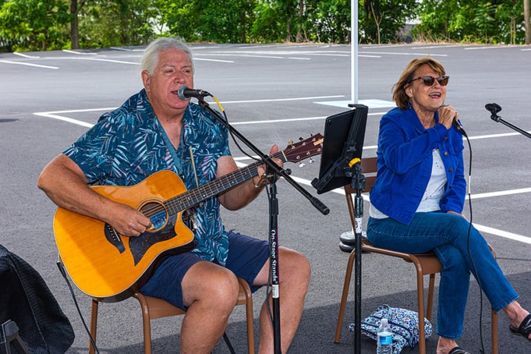 Gallery photo 1 of John & Kass