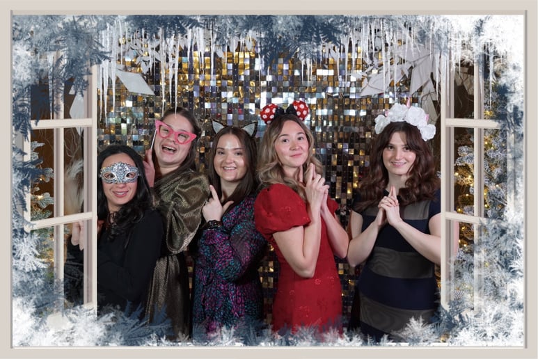 Gallery photo 4 of 3-2-1 Gotcha! Photo Booth