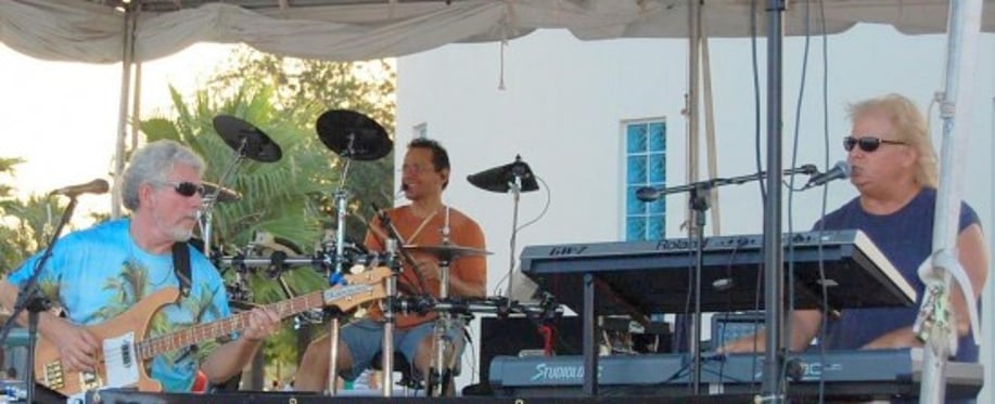 Gallery photo 1 of 3-Dom Band
