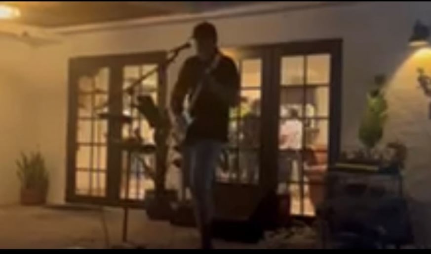 Gallery photo 1 of 3 Day Weekend