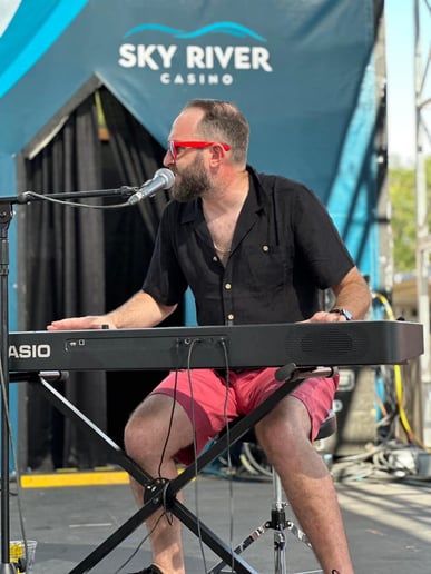 Gallery photo 8 of Smokey Red