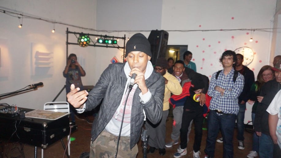 Gallery photo 1 of 3Di$ON