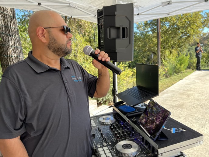 Gallery photo 1 of 4010djs