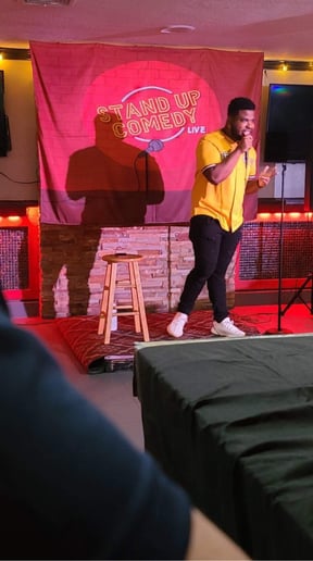 Gallery photo 3 of 407Kevin Comedy