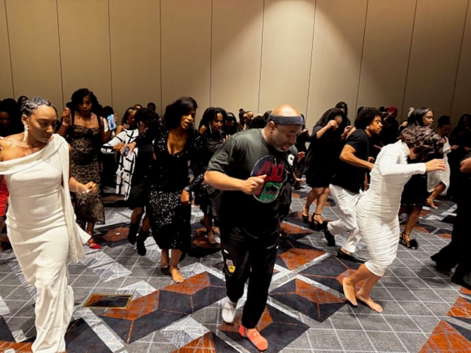 Gallery photo 3 of 410 Line Dancers