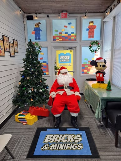 Gallery photo 5 of 417 Santa