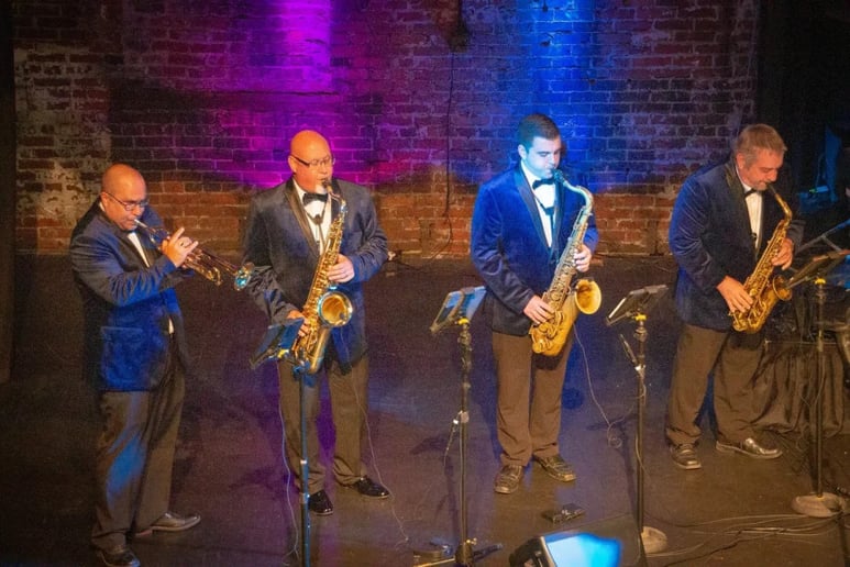 Gallery photo 5 of 56 East Band (60s-70s-80s dance music)