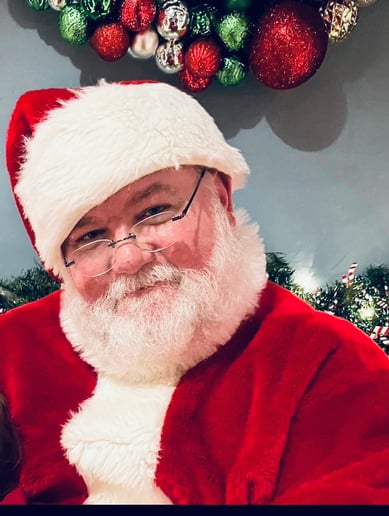 Gallery photo 2 of 570Santa
