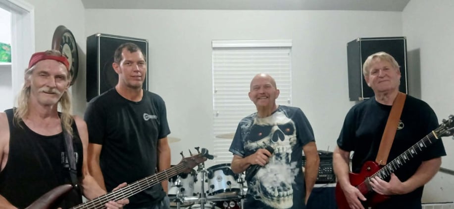 Gallery photo 4 of 7 Daze Band