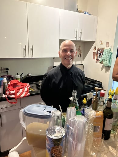Gallery photo 2 of Bartender - Professional Mixologist