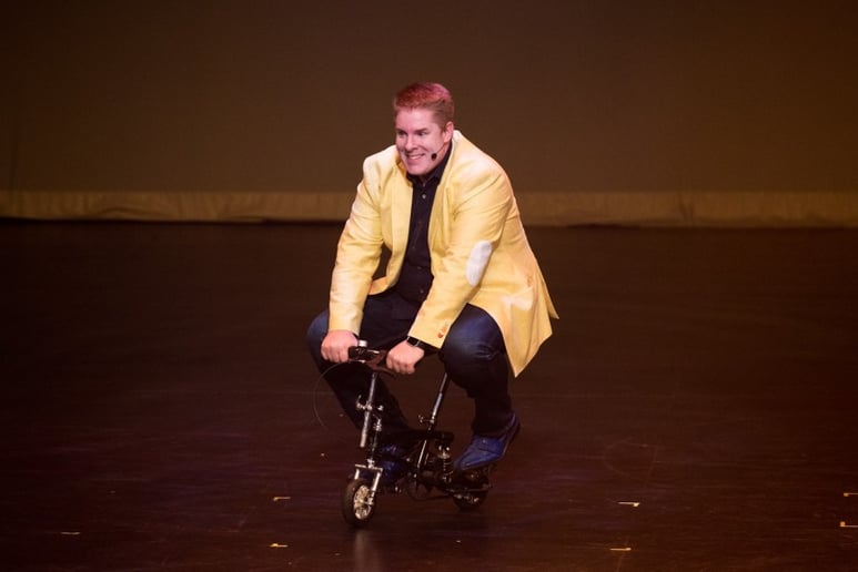 Gallery photo 1 of A Cool Magician