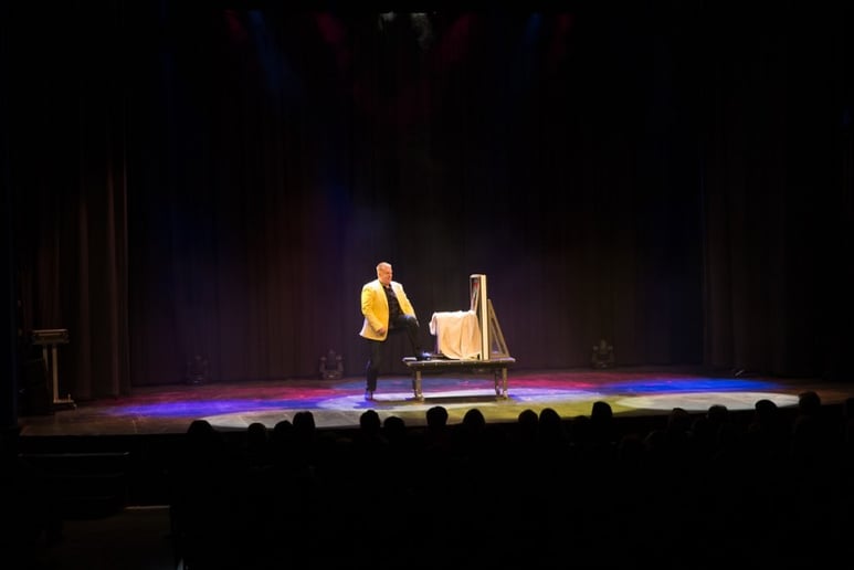 Gallery photo 5 of A Cool Magician