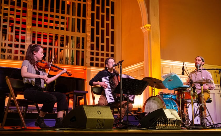 Gallery photo 3 of A Glezele Tey - Klezmer Band