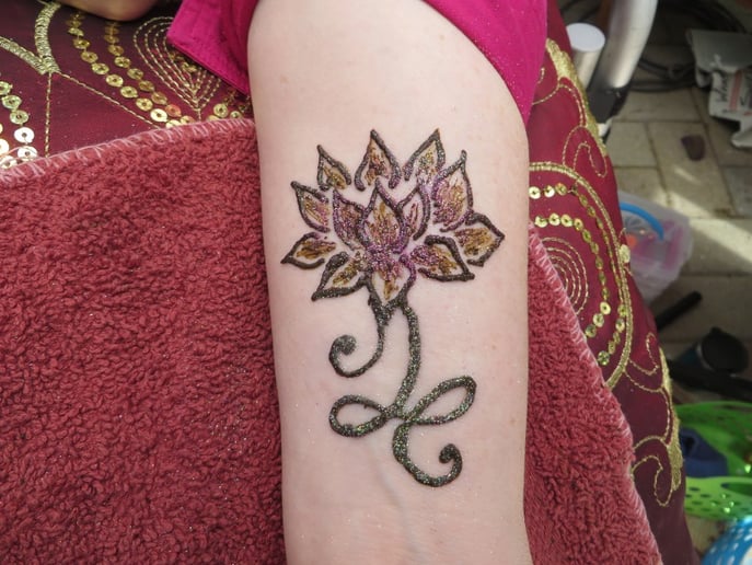 Gallery photo 10 of Glitter Ruby's Henna Art & Typewriter Poetry