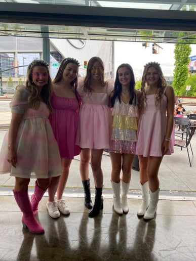 Gallery photo 4 of A Taylor Swift Experience