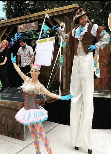 Gallery photo 4 of AAA Stiltwalkers