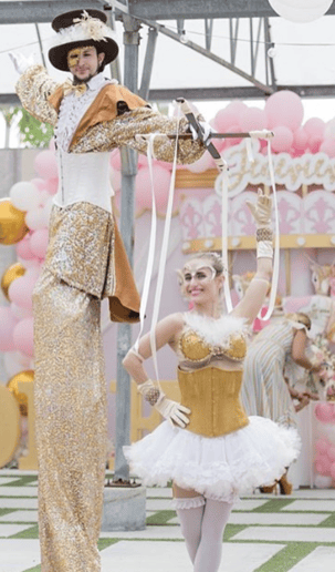Gallery photo 6 of AAA Stiltwalkers
