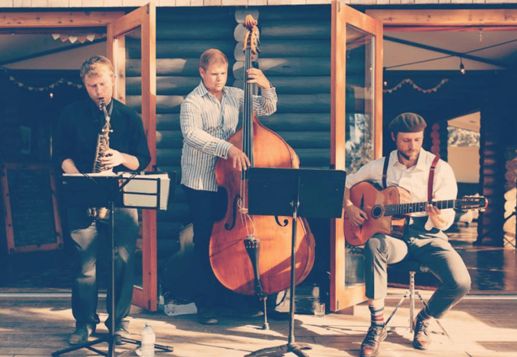 Gallery photo 7 of Aaron Loewen's Hot Swingin' Jazz