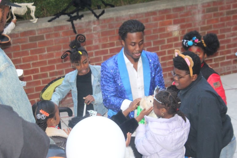 Gallery photo 1 of Abes amazing magic show!