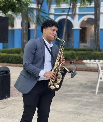Gallery photo 1 of Abraham Live Sax NYC