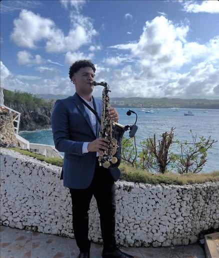 Gallery photo 2 of Abraham Live Sax NYC