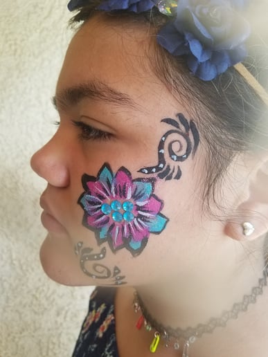 Gallery photo 1 of Abril's face paint