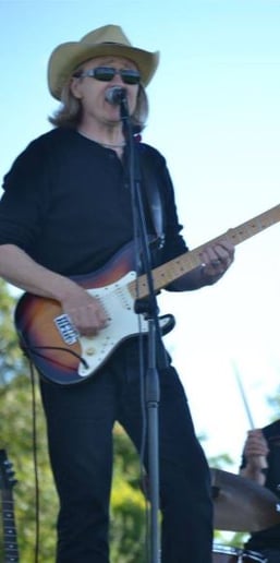 Gallery photo 5 of Steve Prentice - Singing Guitarist