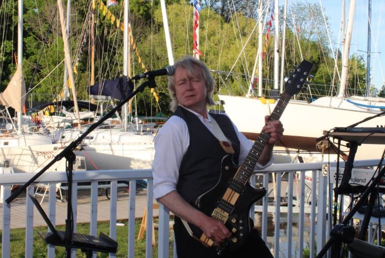 Gallery photo 11 of Steve Prentice - Singing Guitarist