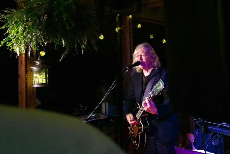 Gallery photo 16 of Steve Prentice - Singing Guitarist