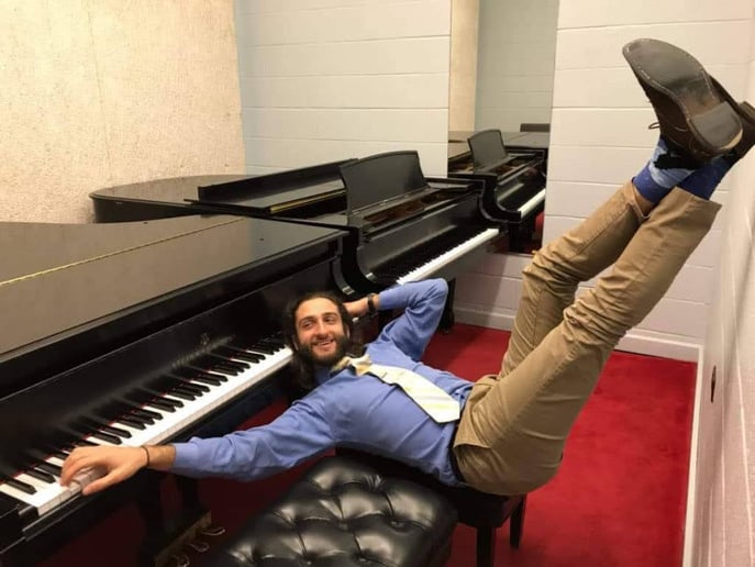 Gallery photo 2 of Chris Sarkis - Pianist & Singer