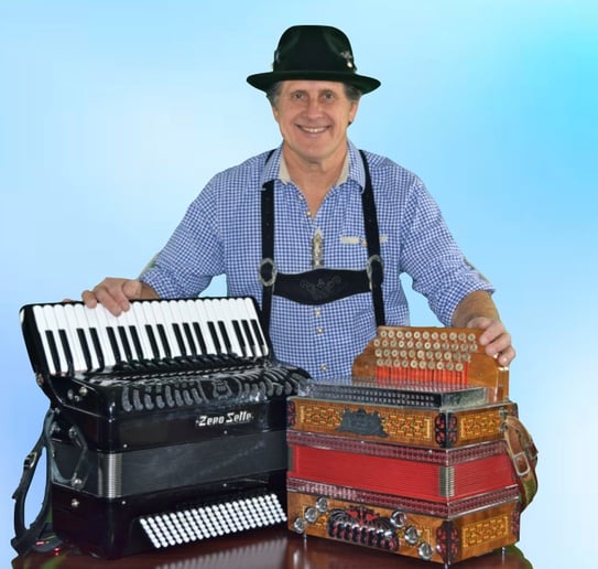 Gallery photo 4 of Jimmy Horzen - Versatile Accordionist