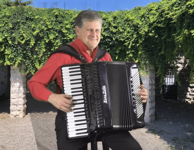 Gallery photo 7 of Jimmy Horzen - Versatile Accordionist