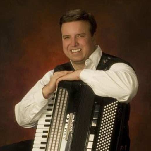 Gallery photo 2 of Accordionist Pat Septak