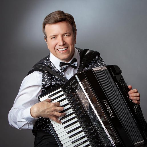 Gallery photo 3 of Accordionist Pat Septak