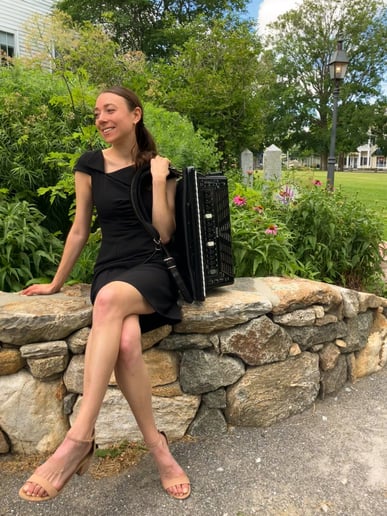 Gallery photo 3 of Danielle Renzi - Accordionist