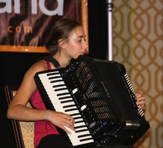 Gallery photo 3 of Danielle Renzi - Accordionist