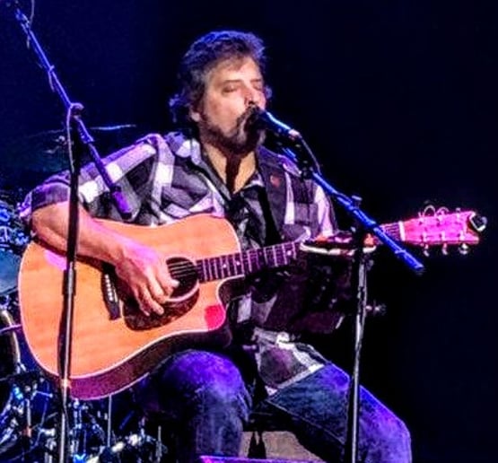 Gallery photo 8 of Acoustic Addiction