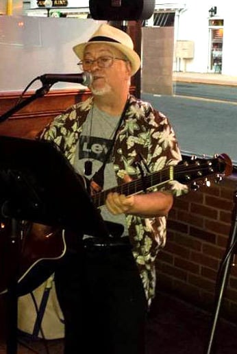 Gallery photo 2 of Acoustic Dave