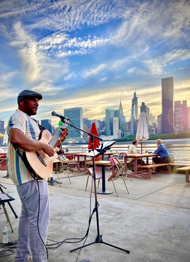 Gallery photo 2 of acoustic guitar and sing Brazilan music
