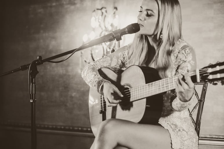 Gallery photo 3 of Ivory Hecker - Singer/Guitarist