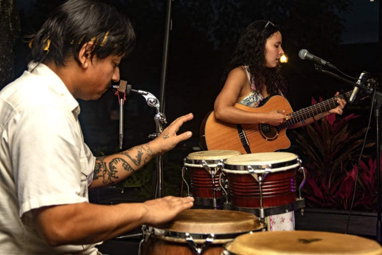 Gallery photo 4 of Alejandra Koss - Acoustic Latin Music Vibes