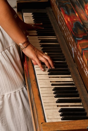 Gallery photo 9 of Alejandra Koss - Acoustic Latin Music Vibes