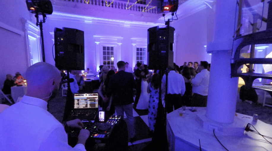 Gallery photo 3 of Stephen Farrior - Acoustic Musician & Event DJ (Louisville Acoustic Jukebox)