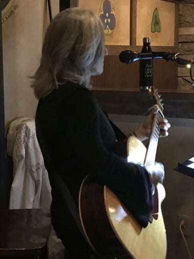 Gallery photo 9 of Acoustic Oldies